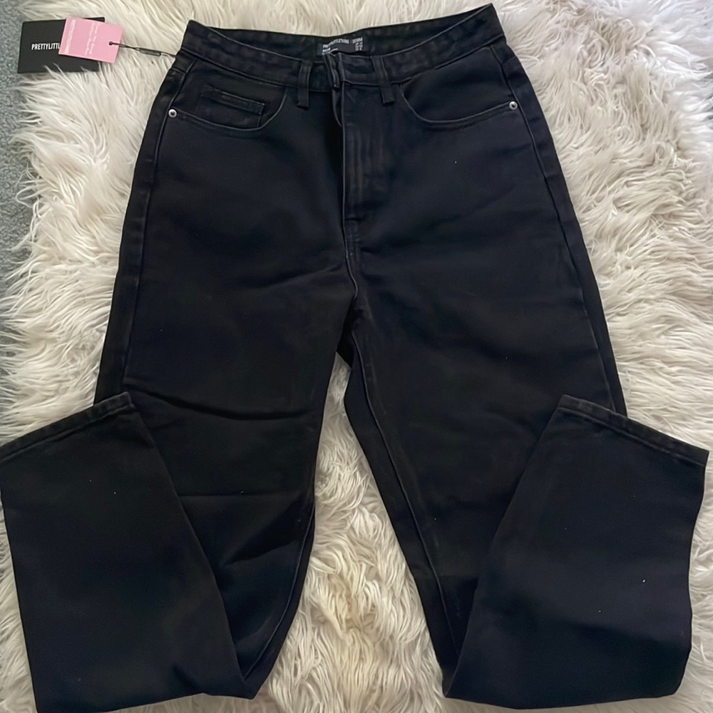 Pretty Little Thing Mom Jeans